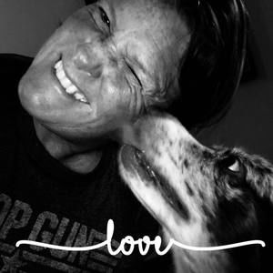 Meet your Posher, Dafney